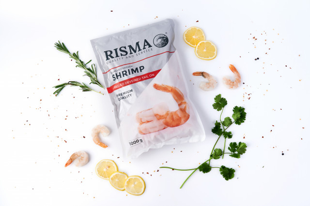 Креветки бланшированные мороженые, очищенные с хвостиком 26/30 ТМ RISMA 1 кг.