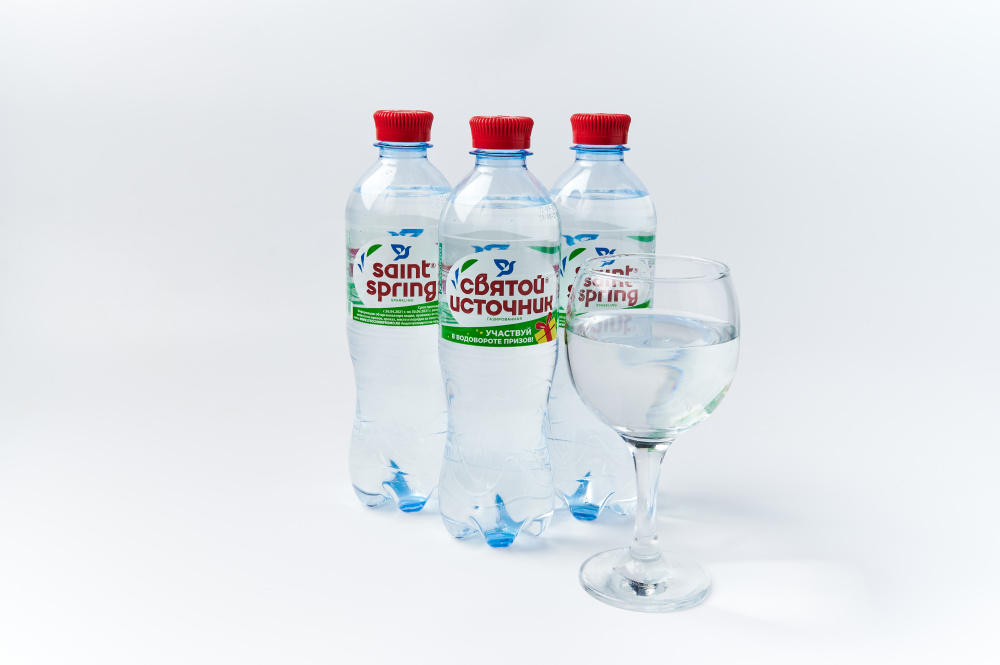 Питьевая вода «Святой Источник» 0,5 л с газом