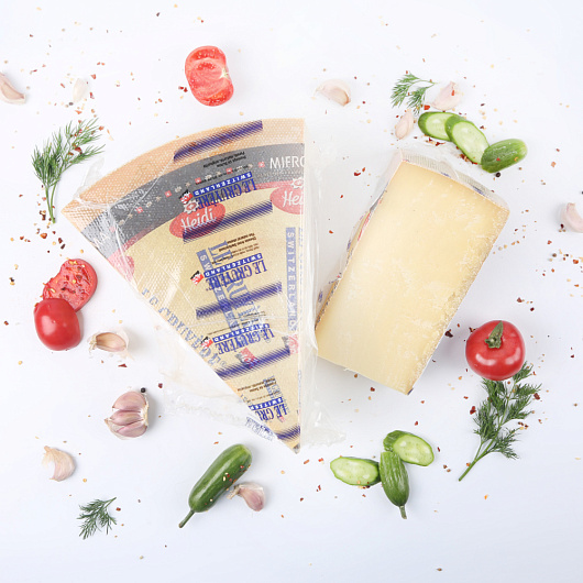 Фото Сыр Грюйер 51% весовой